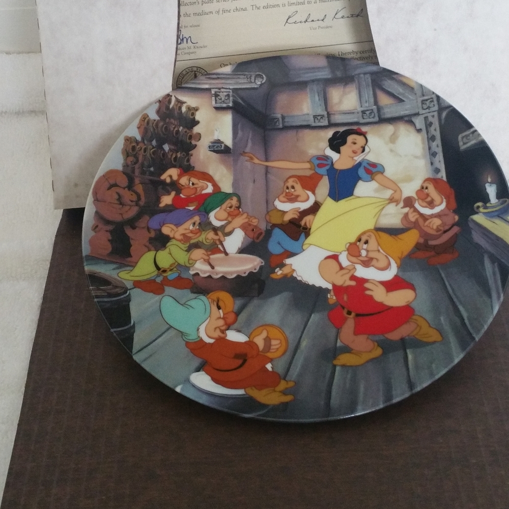 Snow White and the Seven Dwarfs Plate